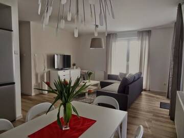 Фото номера Апартаменты с видом на бассейн Апартаменты Rezydencja Apartamenty Ostrowski г. Устроне-Морске 5